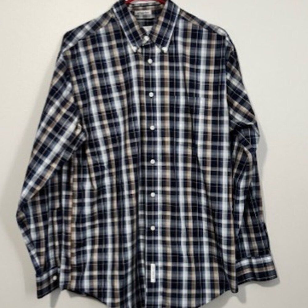 USED Men's Covington Long Sleeve Button Down Shirt Color Blue/White Size Medium